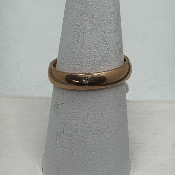 Brand New!! Size 6 Stainless steel band with solitaire zircon stone - Picture 1 of 4